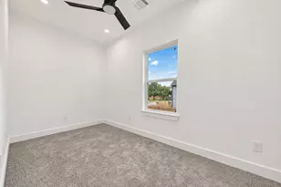 7903 Sunnyhill St, Houston, TX 77088 - Photo 14