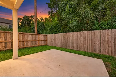 7903 Sunnyhill Street, Houston, TX 77088 - Photo 18