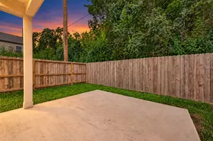 7903 Sunnyhill St, Houston, TX 77088 - Photo 18