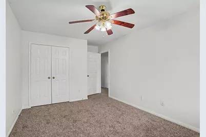 8823 Emerald Heights Lane, Houston, TX 77083 - Photo 20