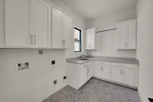 9537 Kerrwood Ln, Houston, TX 77080 - Photo 18