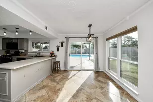 601 E Castle Harbour Dr, Friendswood, TX 77546 - Photo 16