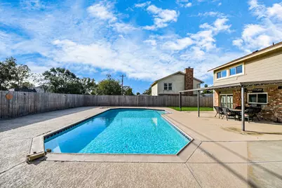 601 E Castle Harbour Drive, Friendswood, TX 77546 - Photo 8