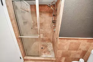 601 E Castle Harbour Dr, Friendswood, TX 77546 - Photo 34