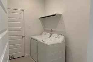 11849 E Gate Dr, Willis, TX 77318 - Photo 8