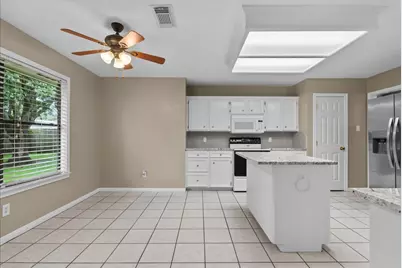 111 Jamestown Avenue, Clute, TX 77531 - Photo 10