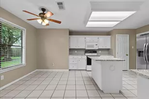 111 Jamestown Ave, Clute, TX 77531 - Photo 10