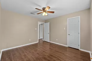 111 Jamestown Ave, Clute, TX 77531 - Photo 26