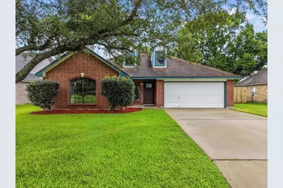 111 Jamestown Avenue, Clute, TX 77531 - Photo 1