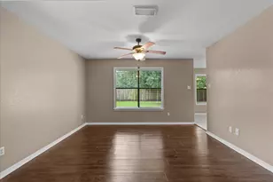 111 Jamestown Ave, Clute, TX 77531 - Photo 8