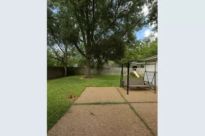 9646 Meadowglen Lane, Houston, TX 77063 - Photo 16