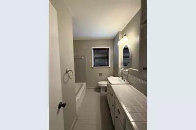 9646 Meadowglen Lane, Houston, TX 77063 - Photo 14