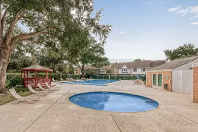 10217 Longmont Drive, Houston, TX 77042 - Photo 38