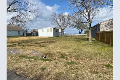 2409 Avenue A, Dickinson, TX 77539 - Photo 4