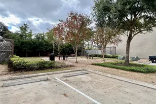 10916 Cannes Memorial Dr, Houston, TX 77043 - Photo 36