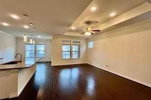 10916 Cannes Memorial Dr, Houston, TX 77043 - Photo 6