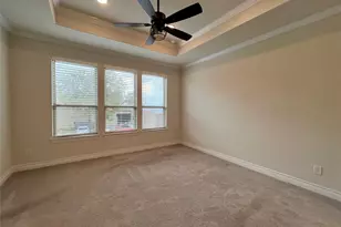 10916 Cannes Memorial Dr, Houston, TX 77043 - Photo 14