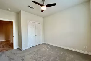 10916 Cannes Memorial Dr, Houston, TX 77043 - Photo 24