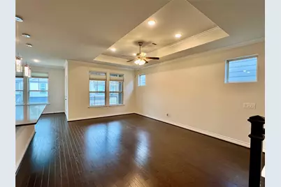 10916 Cannes Memorial Drive, Houston, TX 77043 - Photo 4