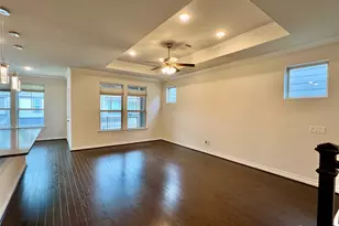 10916 Cannes Memorial Dr, Houston, TX 77043 - Photo 4