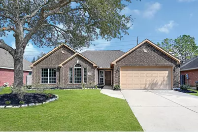1035 E Hampton Drive, Pearland, TX 77584 - Photo 1