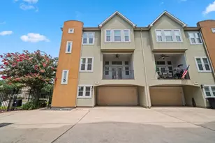 1128 W 26th St, Houston, TX 77008 - Photo 2