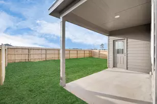 934 Garden Path Dr, Willis, TX 77318 - Photo 8