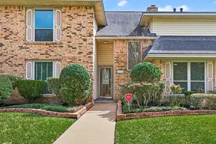 3111 Barnhill Ln, Sugar Land, TX 77479 - Photo 6