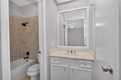 11711 Memorial Drive #11, Houston, TX 77024 - Photo 20