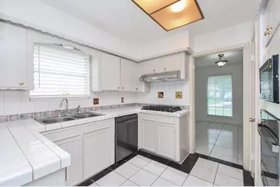 7714 Eichler Drive, Houston, TX 77036 - Photo 14