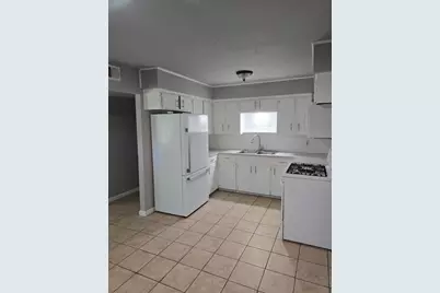 1805 N 5th Street, Baytown, TX 77520 - Photo 6