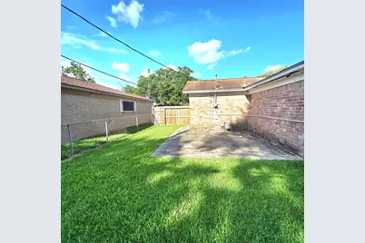 1805 N 5th Street, Baytown, TX 77520 - Photo 18