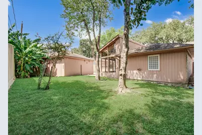 10715 Candlewood Drive, Houston, TX 77042 - Photo 30