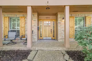 10715 Candlewood Dr, Houston, TX 77042 - Photo 2