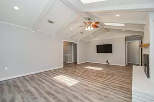 10715 Candlewood Dr, Houston, TX 77042 - Photo 6