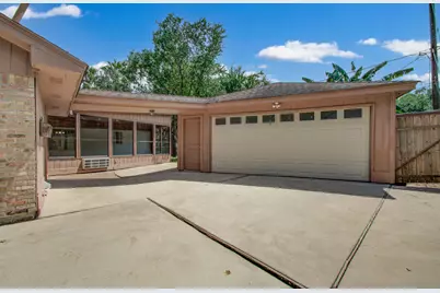 10715 Candlewood Drive, Houston, TX 77042 - Photo 28