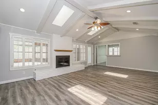 10715 Candlewood Dr, Houston, TX 77042 - Photo 4