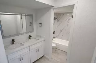 2800 Jeanetta St, Houston, TX 77063 - Photo 8