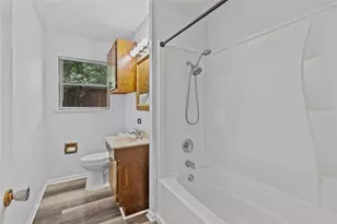 514 E Foley St, Alvin, TX 77511 - Photo 10