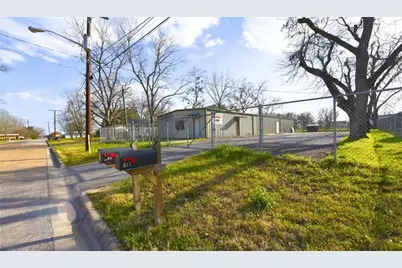 409 N Stone Street, Caldwell, TX 77836 - Photo 6