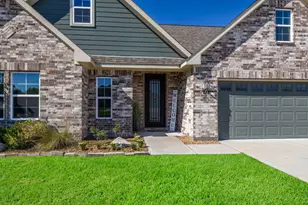 107 Fosters Branch Dr, Schulenburg, TX 78956 - Photo 2