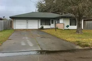 2206 18th Ave N, Texas City, TX 77590 - Photo 1