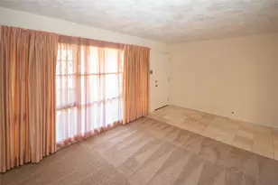 10009 Lonallen St, Houston, TX 77088 - Photo 6