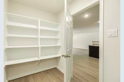 306 N Orange Street, Sweeny, TX 77480 - Photo 12