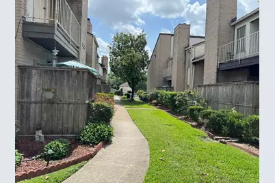 2011 Spenwick Drive #511, Houston, TX 77055 - Photo 32