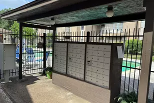 2011 Spenwick Dr, Houston, TX 77055 - Photo 36