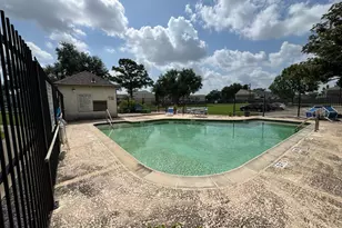 2011 Spenwick Dr, Houston, TX 77055 - Photo 34