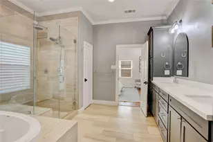 2418 Lazybrook Dr, Houston, TX 77008 - Photo 12