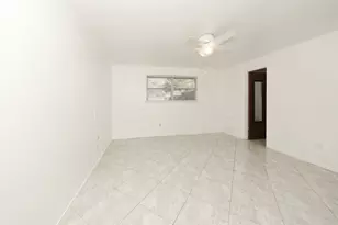 10618 Wickersham Ln, Houston, TX 77042 - Photo 10