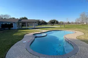 3082 County Rd 536, Alvin, TX 77511 - Photo 2